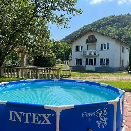 Vacation Home Yoanna Tryavna Exterior foto