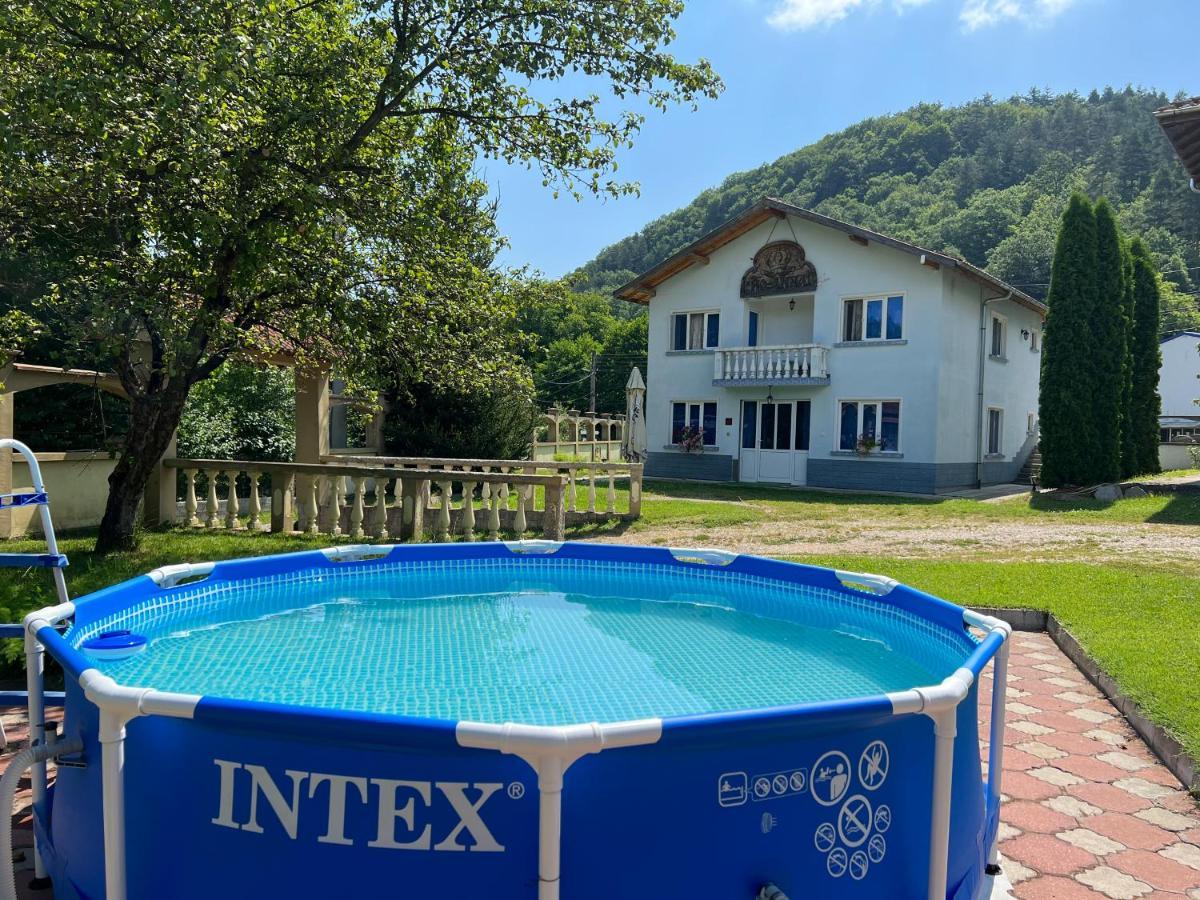 Vacation Home Yoanna Tryavna Exterior foto
